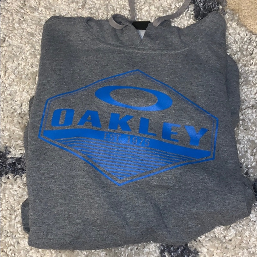 Men’s Oakley hoodie